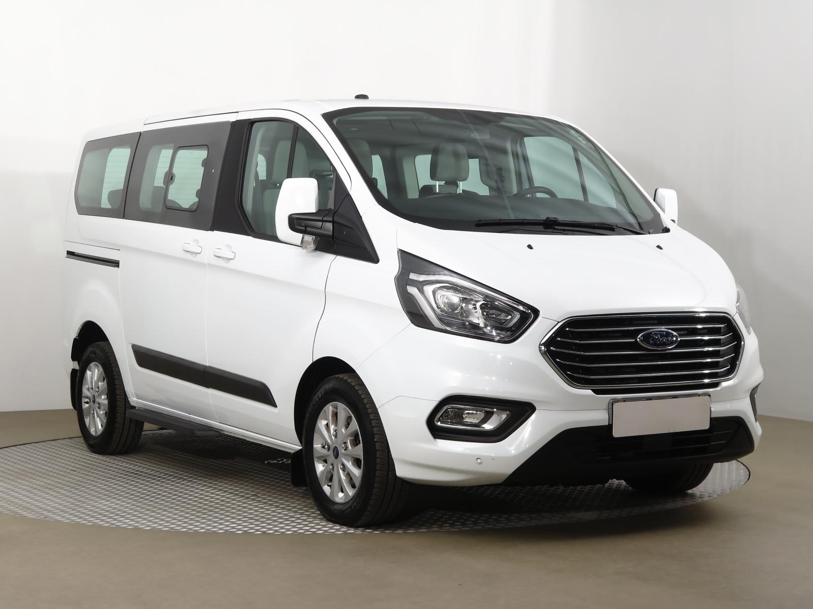 Микроавтобус ford tourneo