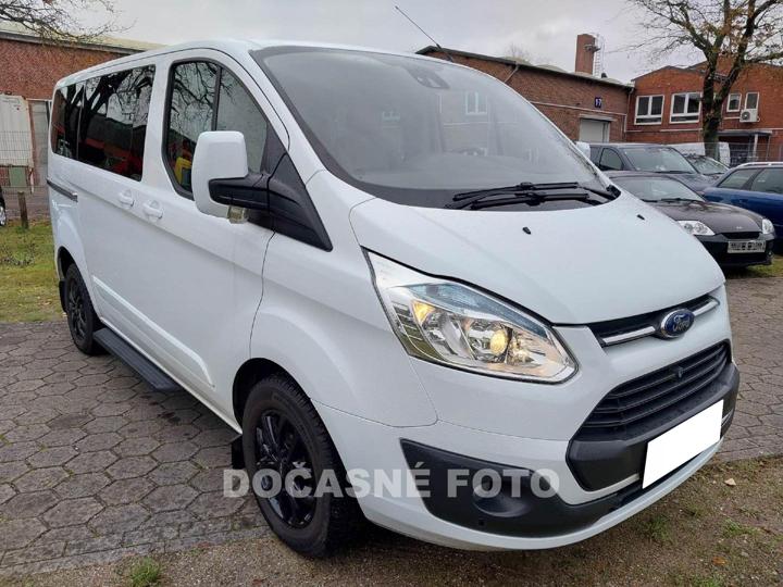 Ford Tourneo Custom - ilustrační obrázek