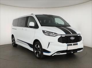 Ford Tourneo Custom 2.0 EcoBlue 110kW minibus