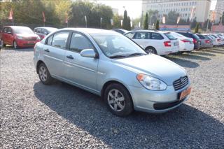 Hyundai Accent 1,4 i, ČR, 1 MAJ., SERVIS.KN. sedan