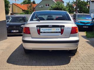 Hyundai Elantra 1.6-ZACHOVALÝ STAV-NÍZKÉ KM liftback - Foto 9