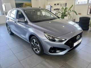 Hyundai i30 1,5 i CVVT  HB Family hatchback