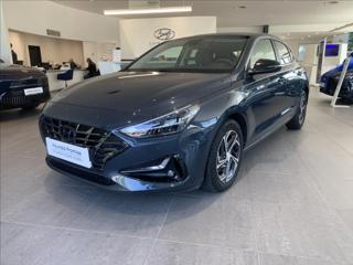 Hyundai i30 1,5 T-GDI Fastback MT Smart hatchback