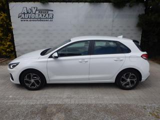 Hyundai i30 1.0i T-GDi,1. MAJITEL,SERVISKA hatchback