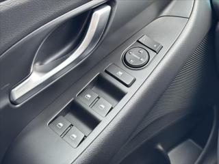 Hyundai i30 1,4 CVVT Comfort 1.ČR 2xALU hatchback - Foto 23