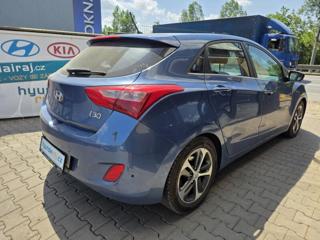 Hyundai i30 1.6-spotřeba cca 5l/100km hatchback - Foto 9
