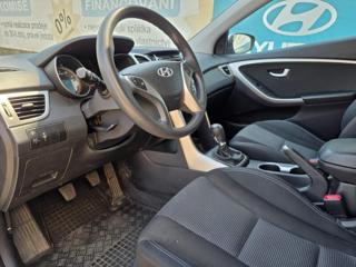 Hyundai i30 1.4-NÍZKÉ KM-KLIMA-ALU hatchback - Foto 10