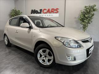 Hyundai i30 1,4 i KLIMATIZACE TAŽNÉ ALU hatchback