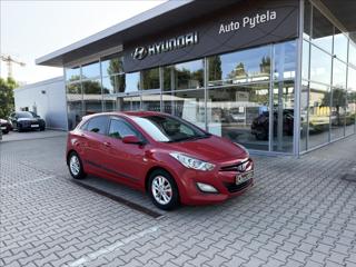 Hyundai i30 1,4 i, MT  Trikolor hatchback