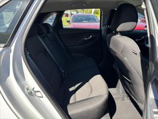 Hyundai i30 1,4 TGDi AT Style PLNÁ VÝBAVA hatchback - Foto 14
