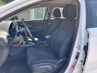Hyundai i30 1,4 TGDi AT Style PLNÁ VÝBAVA hatchback - Foto 10