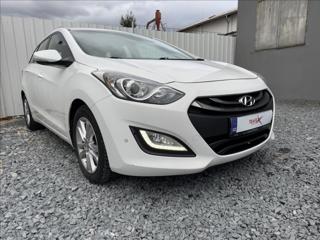 Hyundai i30 1,6 i 88kW Trikolor 1.maj. ČR kombi