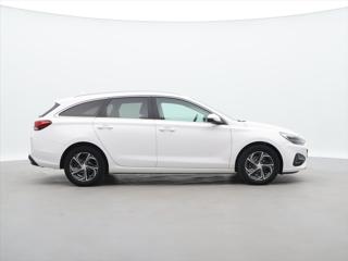 Hyundai i30 1,6 CRDI CZ 1.Maj. DPH kombi - Foto 8