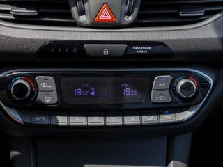 Hyundai i30 1.6 CRDi Automat CZ Style LED kombi - Foto 23