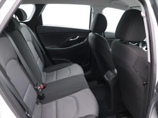 Hyundai i30 1,6 CRDi 81kW Trikolor tažné kombi - Foto 15