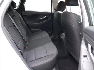 Hyundai i30 1,6 CRDi 85kW Smart LED CZ kombi - Foto 12