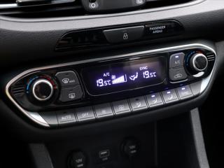 Hyundai i30 1,6 CRDi 85kW Smart LED CZ kombi - Foto 24