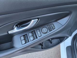 Hyundai i30 1.6CRDi COMFORT LED KAMERA NAV kombi - Foto 20