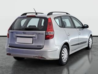 Hyundai i30 1.6 CRDi 66kW kombi - Foto 7
