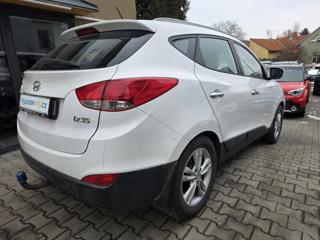 Hyundai ix35 1.6-NAVI-TAŽNÉ-TEMPOMAT SUV - Foto 9