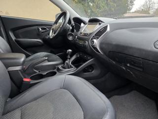 Hyundai ix35 1.6-NAVI-TAŽNÉ-TEMPOMAT SUV - Foto 10