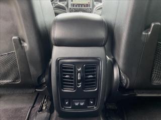 Jeep Grand Cherokee 3,0 CRD Overland*Panorama Klimat.Sedadla*Navi*Xenon*e. Kufr*ACC*Kamera* Uzávěrka! terénní - Foto 36