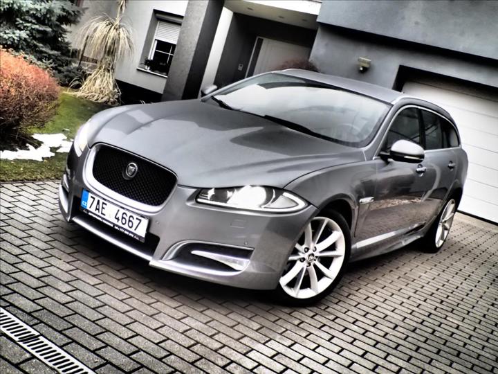 Vůz s VIN SAJAA0245DNS67050