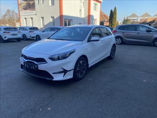 Kia Ceed 1,5 T-GDI SPIN hatchback