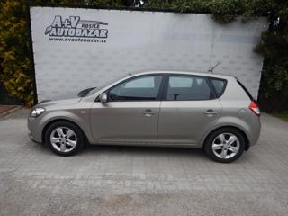 Kia Ceed 1.4 16V, ČR, KLIMA hatchback