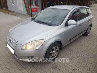 Kia Ceed 1.4i hatchback