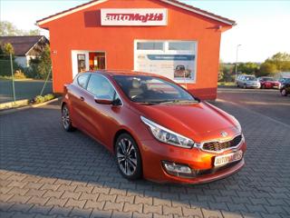 Kia Ceed 1,6 CRDi 94kW FIFA World Cup Edition hatchback