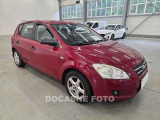 Kia Ceed 1.4i, Serv.kniha, ČR hatchback