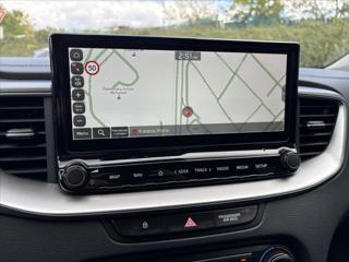 Kia Ceed 1,5 TGDi AT TOP ZÁRUKA CARPLAY hatchback - Foto 20