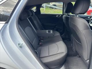 Kia Ceed 1,5 TGDi AT TOP ZÁRUKA CARPLAY hatchback - Foto 16
