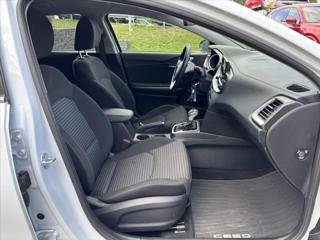 Kia Ceed 1,5 TGDi AT TOP ZÁRUKA CARPLAY hatchback - Foto 17