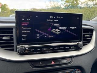 Kia Ceed 1,5 TGDi AT TOP ZÁRUKA CARPLAY hatchback - Foto 23
