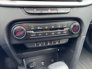 Kia Ceed 1,5 TGDi AT TOP ZÁRUKA CARPLAY hatchback - Foto 28