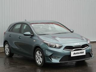 Kia Ceed 1.5 TGDi, 1.maj, Serv.kniha hatchback