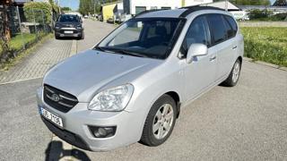 Kia Carens 2.0i 156 TIS KM 1.MAJITEL kombi