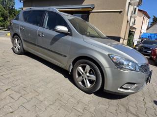 Kia Ceed 1.4-NÍZKÉ KM-ZACHOVALÝ STAV kombi - Foto 5