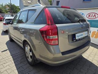 Kia Ceed 1.4-NÍZKÉ KM-ZACHOVALÝ STAV kombi - Foto 8