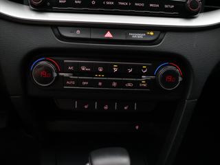 Kia Ceed 1,5 T-GDI 117kW DCT TOP DPH CZ kombi - Foto 22