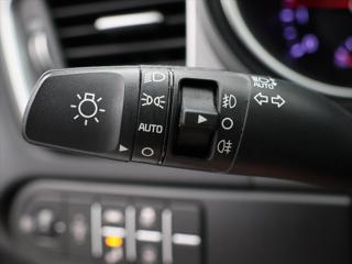 Kia Ceed 1,5 T-GDI 117kW DCT TOP DPH CZ kombi - Foto 17