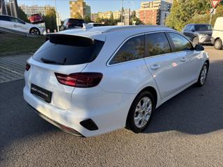 Kia Ceed 1,5 TGDi TOP ZÁRUKA NAVI KAMERA kombi - Foto 5