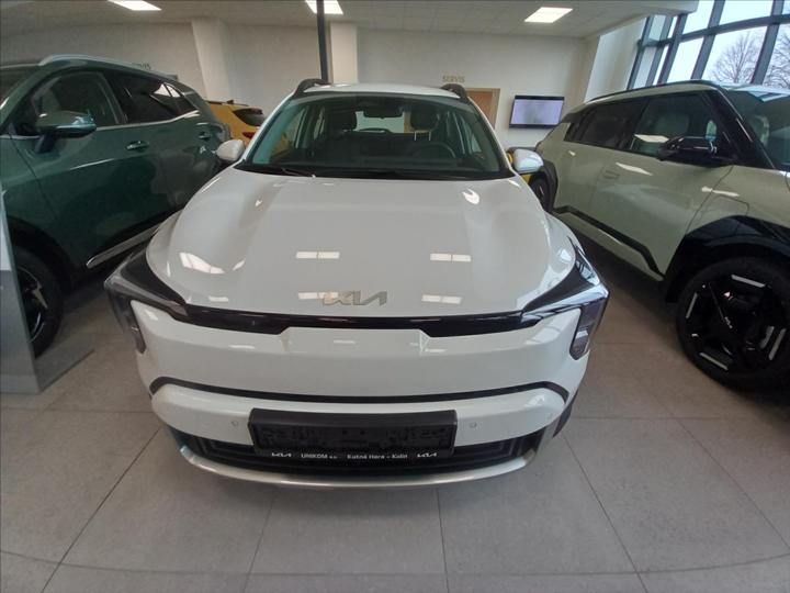 Vůz s VIN KNADA8173TT084243