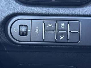 Kia XCeed 1,5 TGDi 118kW TOP ZÁRUKA KŮŽE SUV - Foto 32