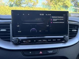 Kia XCeed 1,5 TGDi 118kW TOP ZÁRUKA KŮŽE SUV - Foto 24