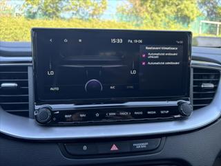 Kia XCeed 1,5 TGDi 118kW TOP ZÁRUKA KŮŽE SUV - Foto 24