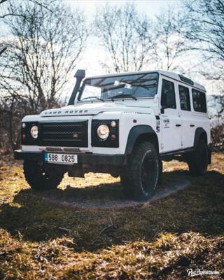 Land Rover Defender 2,4 skříň
