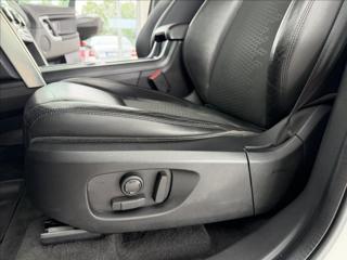 Land Rover Discovery Sport 2,0 TD4 AWD, tažné, kamera, ČR SUV - Foto 12